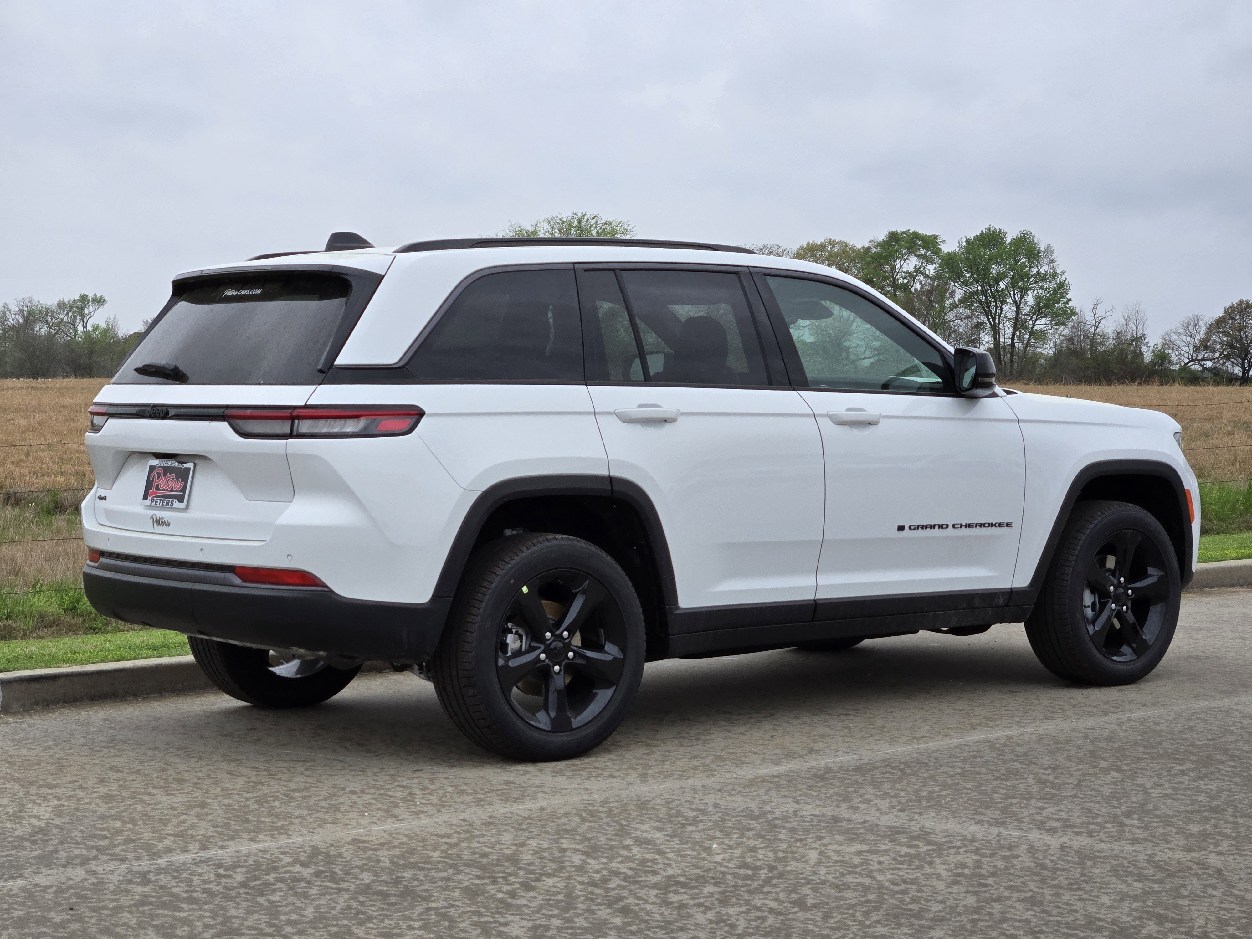 New 2026 Jeep Grand Cherokee Limited w/ Limited Altitude Package AWD/4WD image 3