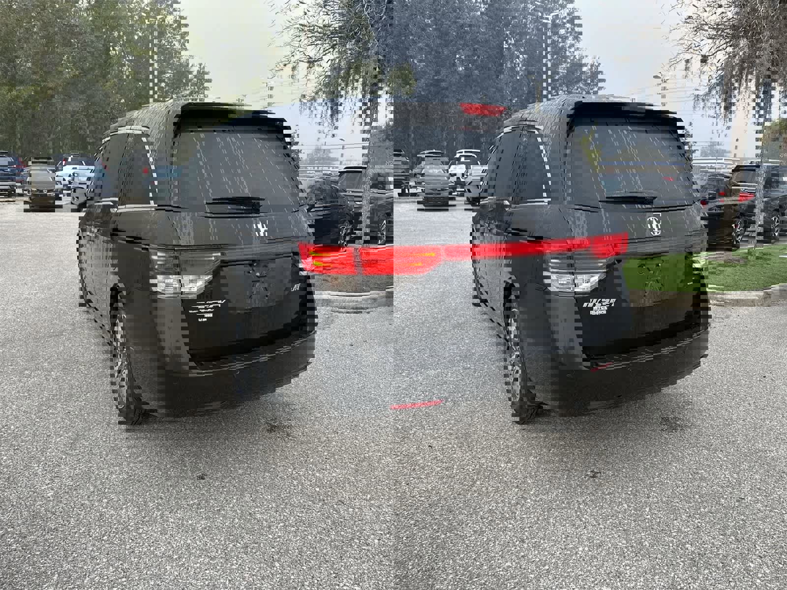 Used 2015 Honda Odyssey Touring Elite image 4