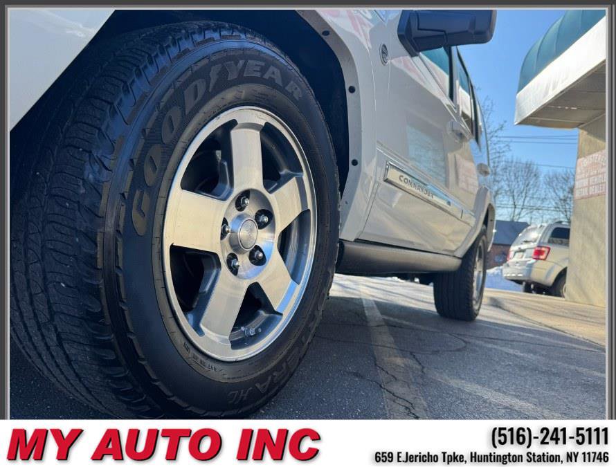 Used 2010 Jeep Commander Sport w/ Sun/Sound Group image 10