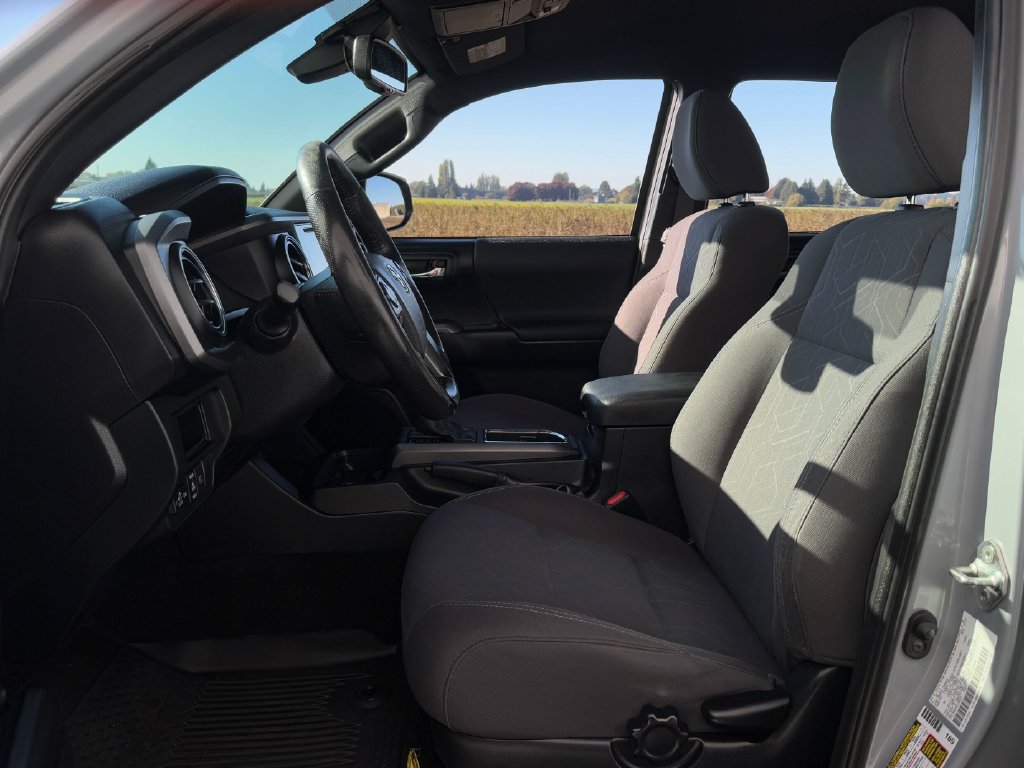 Certified 2019 Toyota Tacoma TRD Sport AWD/4WD image 9
