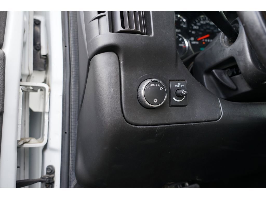 Used 2018 Chevrolet Express 2500 w/ Driver Convenience Package image 19