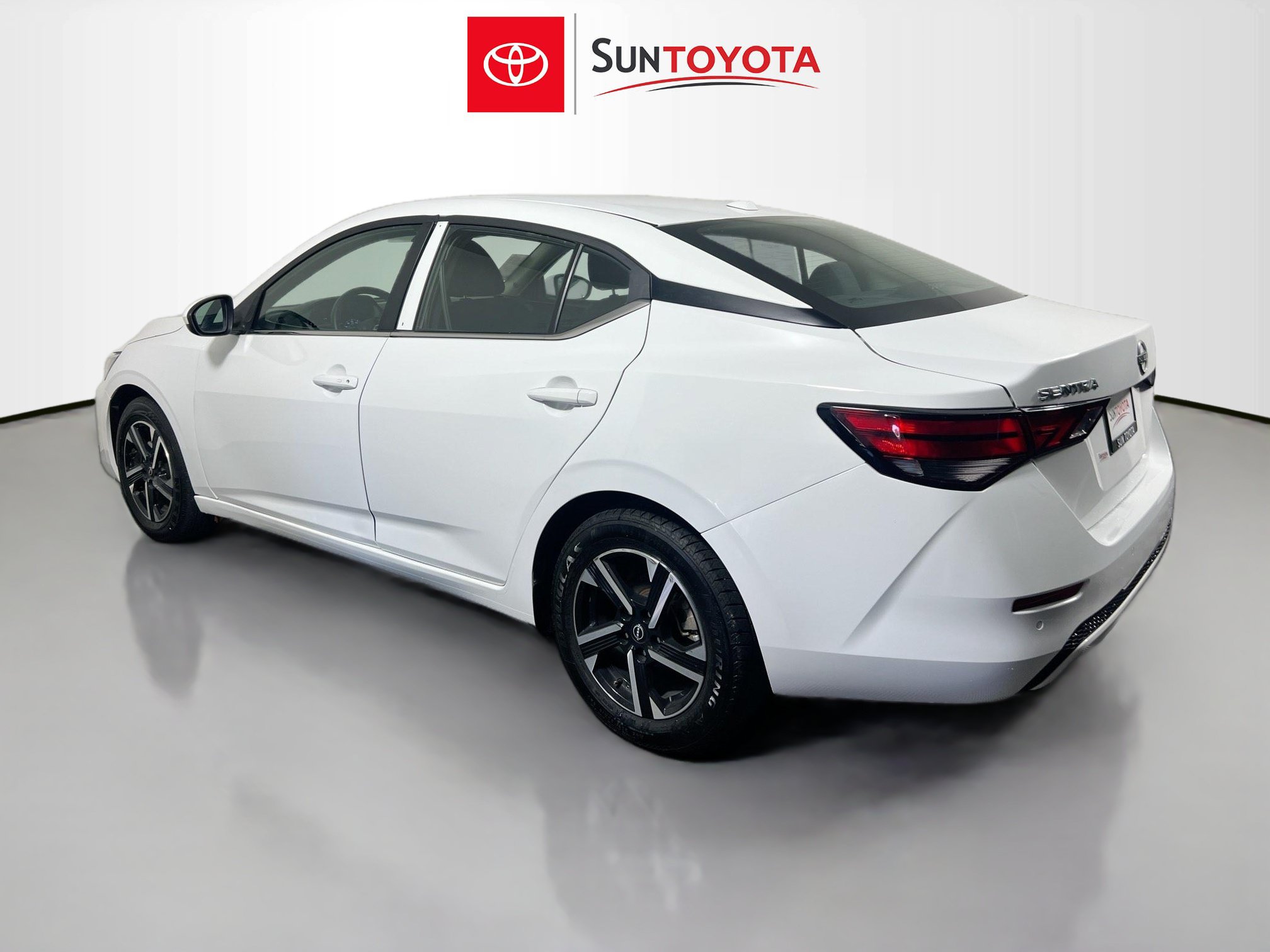 Used 2024 Nissan Sentra SV FWD image 8