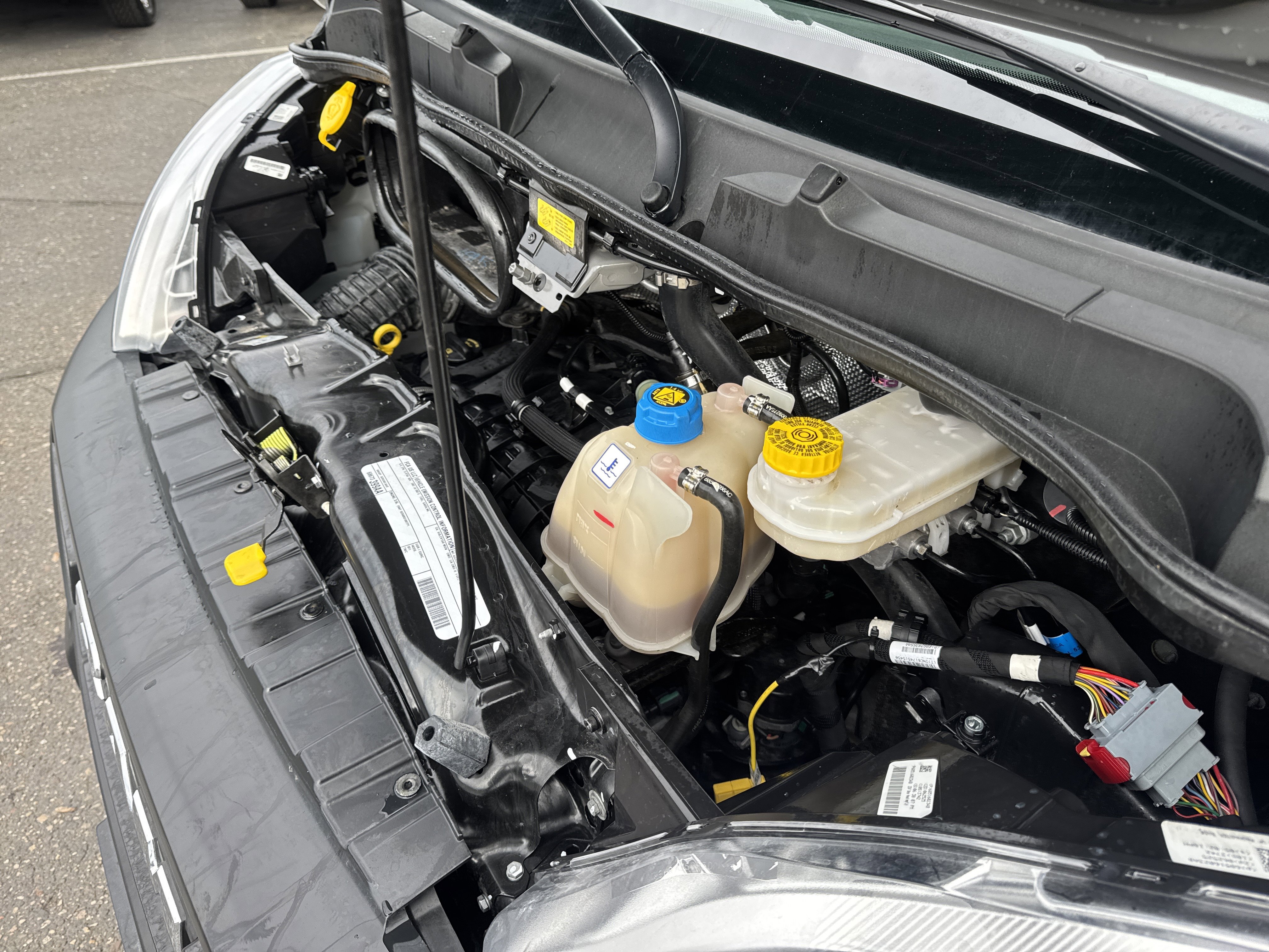 Used 2025 RAM ProMaster 2500 w/ Power Group image 12