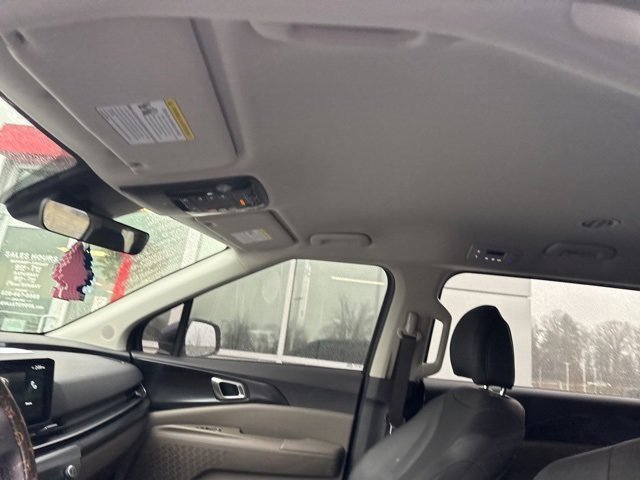 Used 2026 Kia Carnival image 9