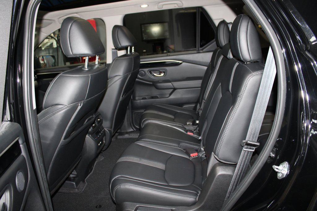 Used 2023 Honda Pilot Touring image 18