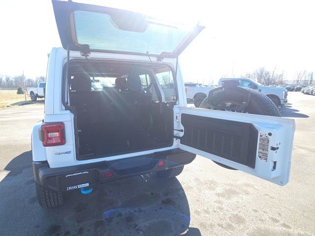 Used 2023 Jeep Wrangler Unlimited Sahara w/ Cold Weather Group image 12