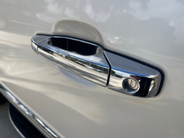 Used 2013 Cadillac Escalade 2WD image 39