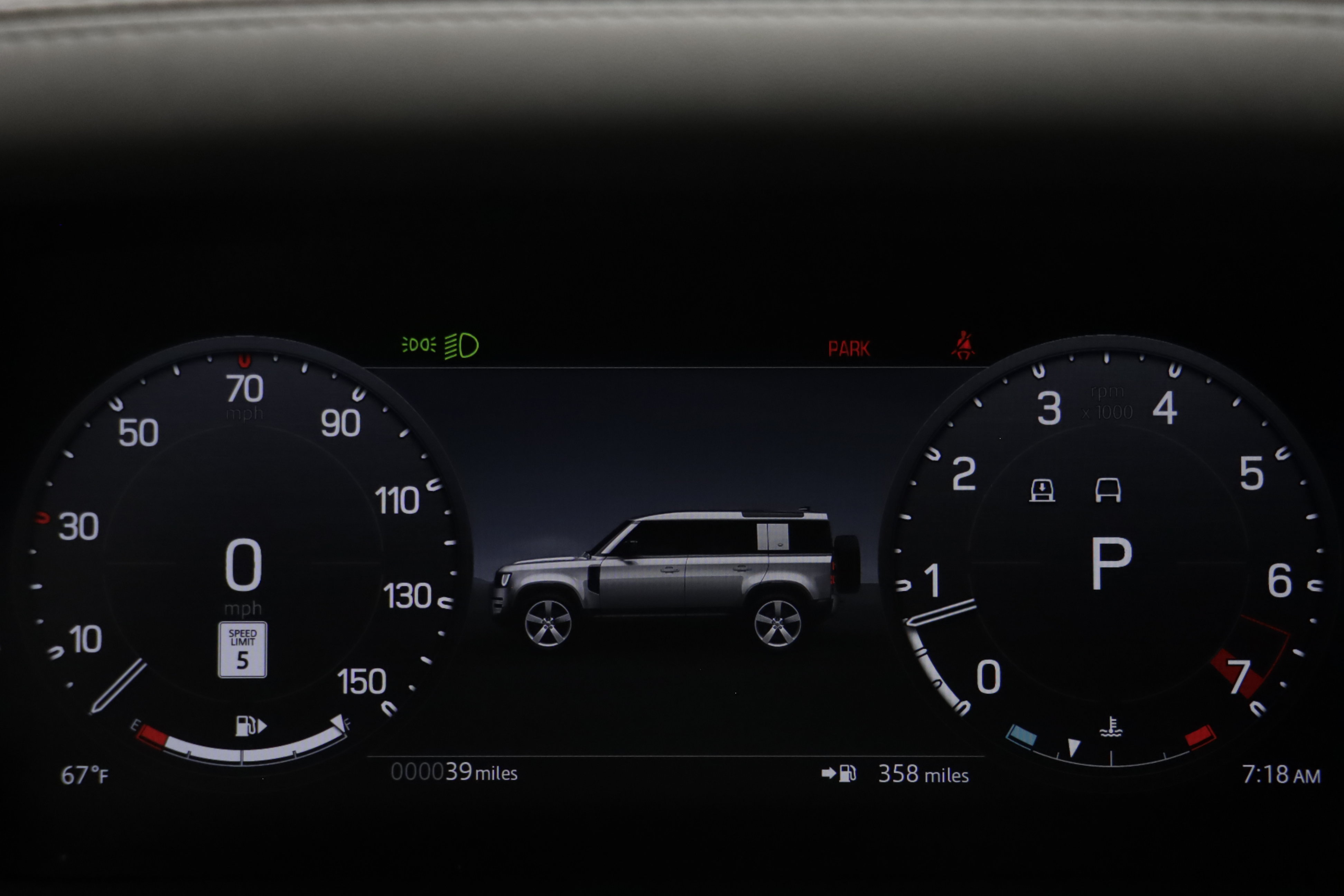 New 2026 Land Rover Defender 110 V8 AWD/4WD image 9
