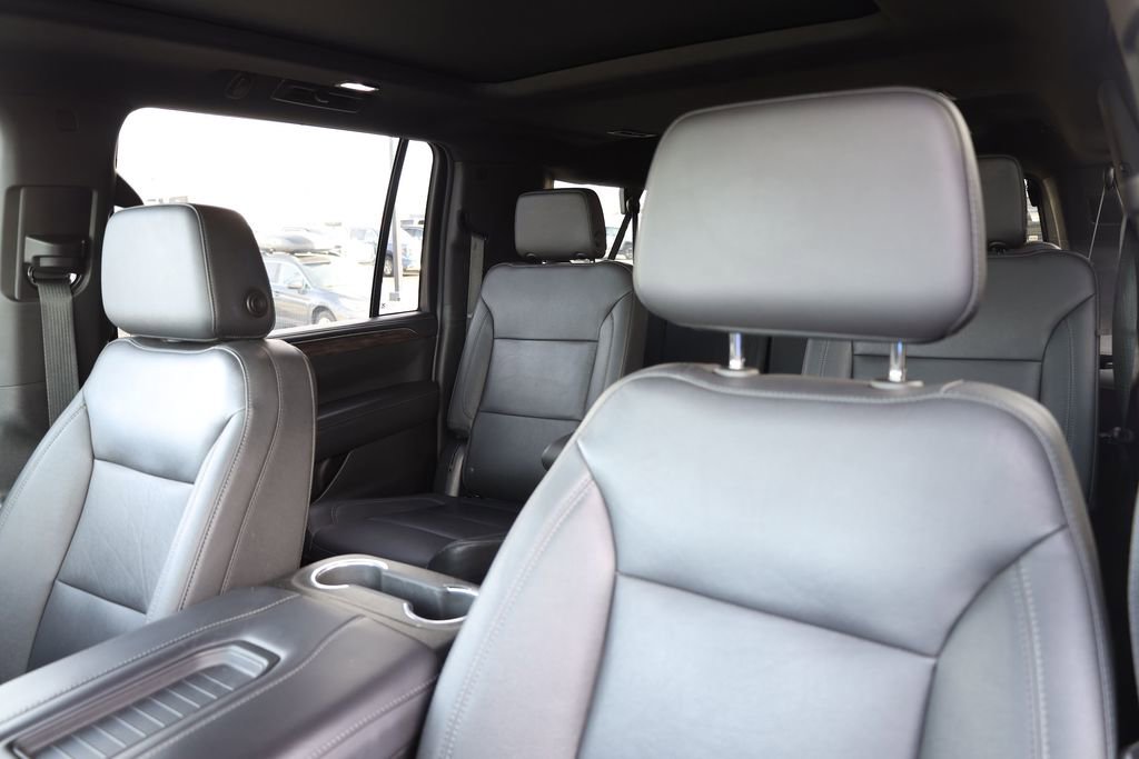 Used 2022 Chevrolet Suburban Z71 w/ Luxury Package AWD/4WD image 16