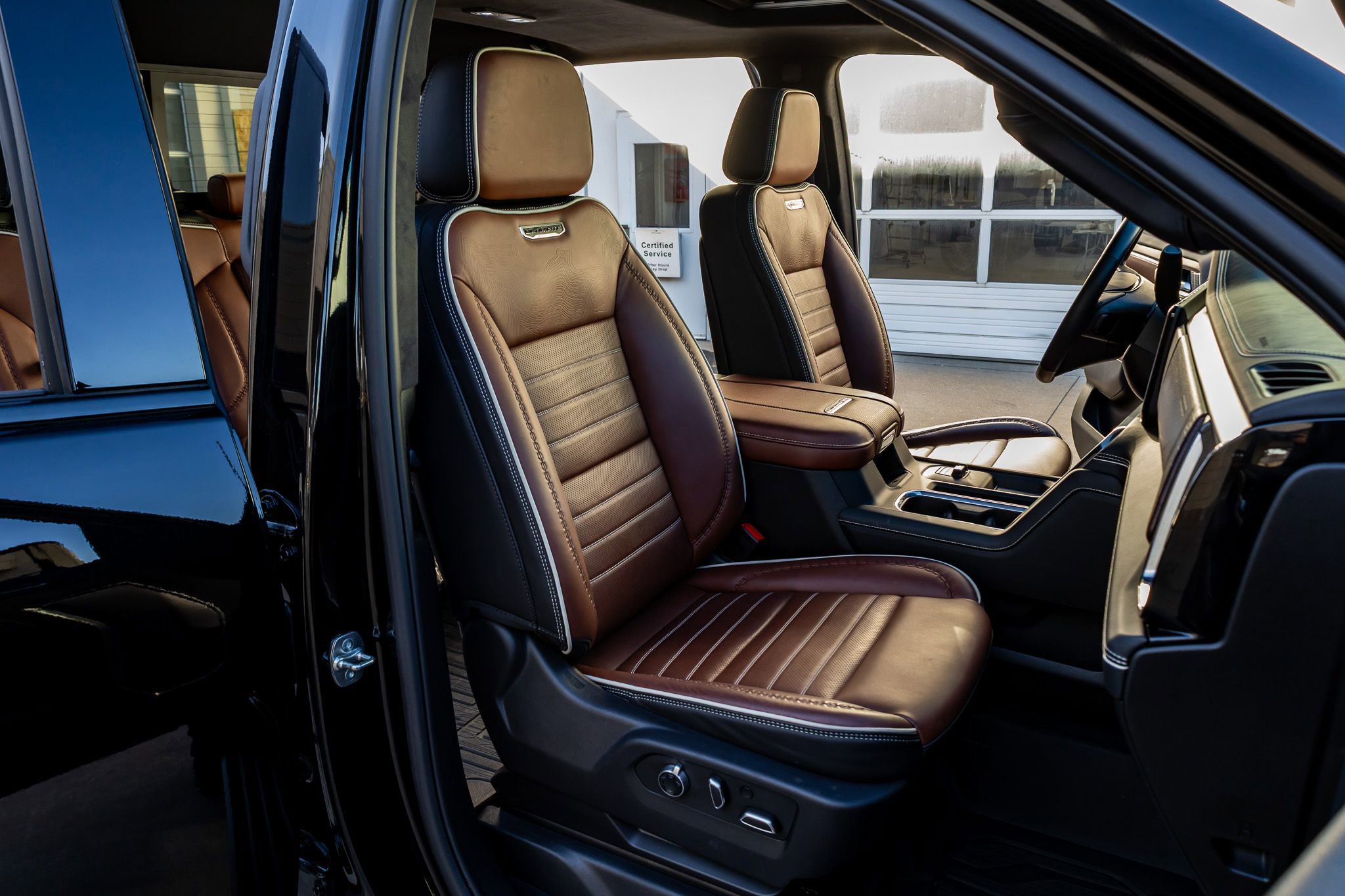 Used 2025 GMC Sierra 2500 Denali Ultimate image 31