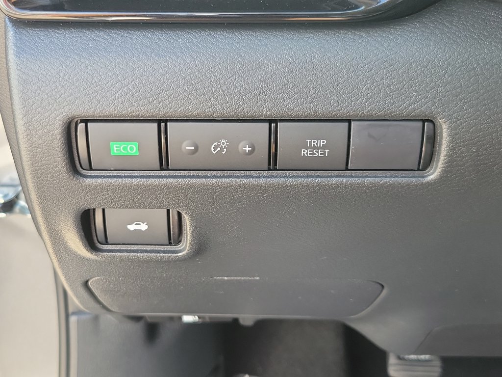 Certified 2024 Nissan Sentra SV FWD image 30