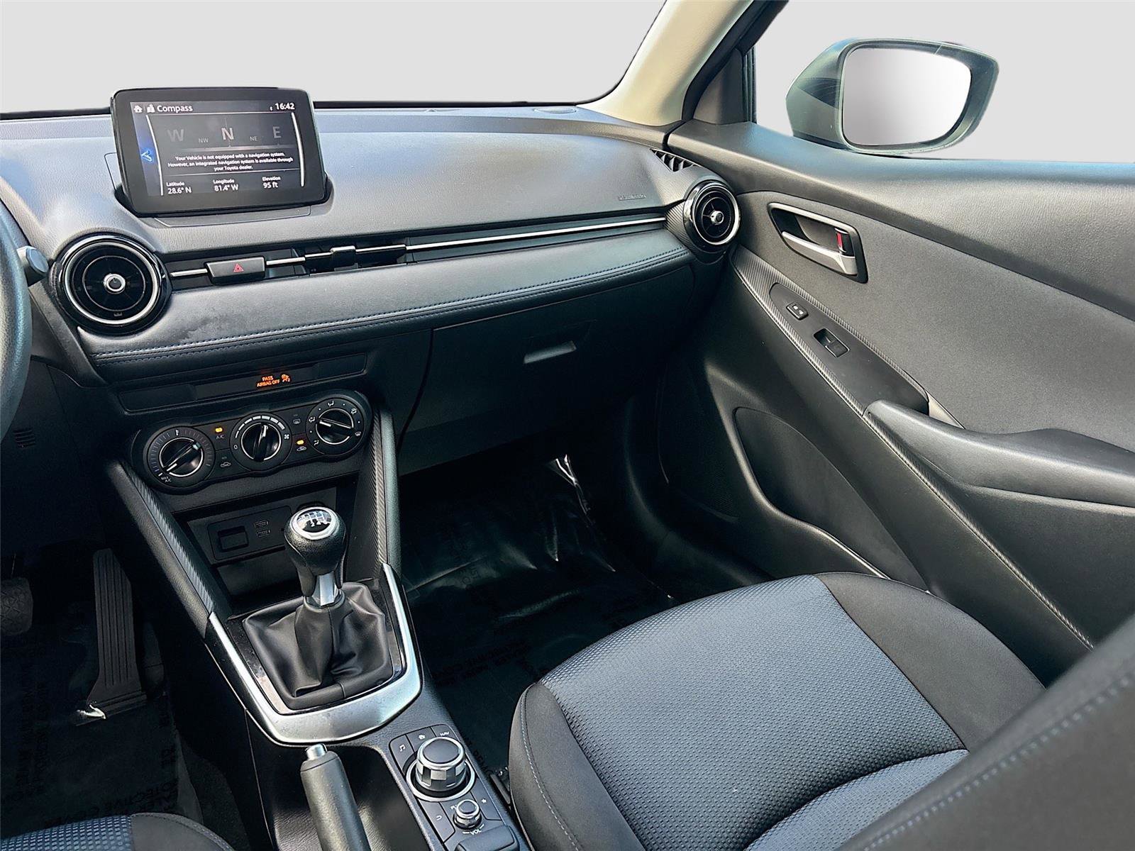 Used 2019 Toyota Yaris LE image 26