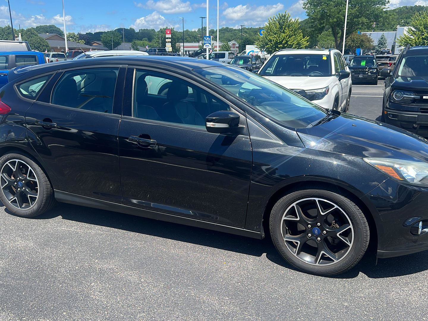 Used 2014 Ford Focus SE w/ Equipment Group 201A FWD image 3