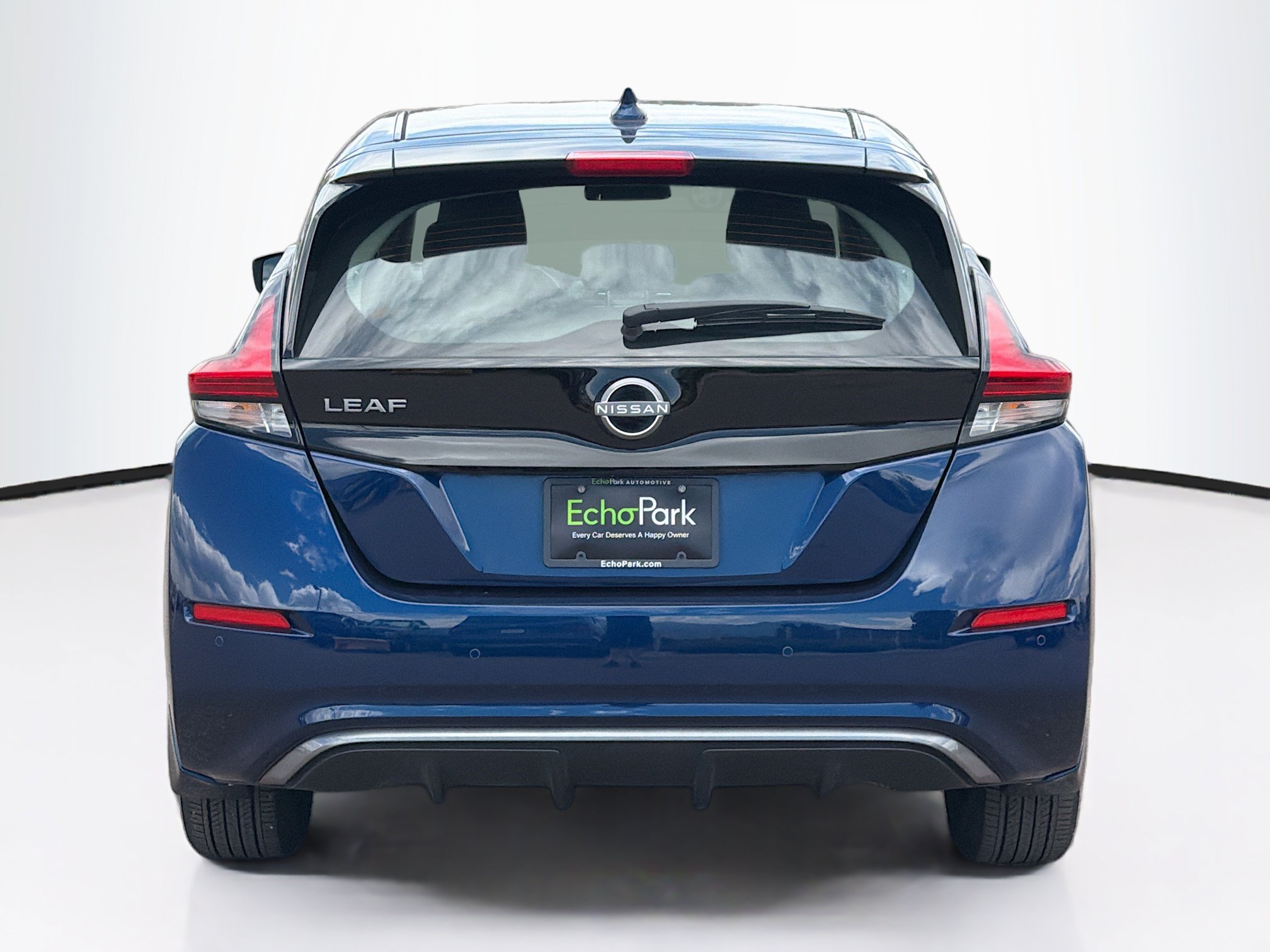 Used 2025 Nissan Leaf S FWD image 7