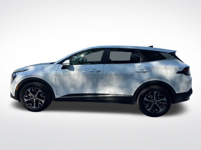 Used 2024 Kia Sportage EX FWD image 2