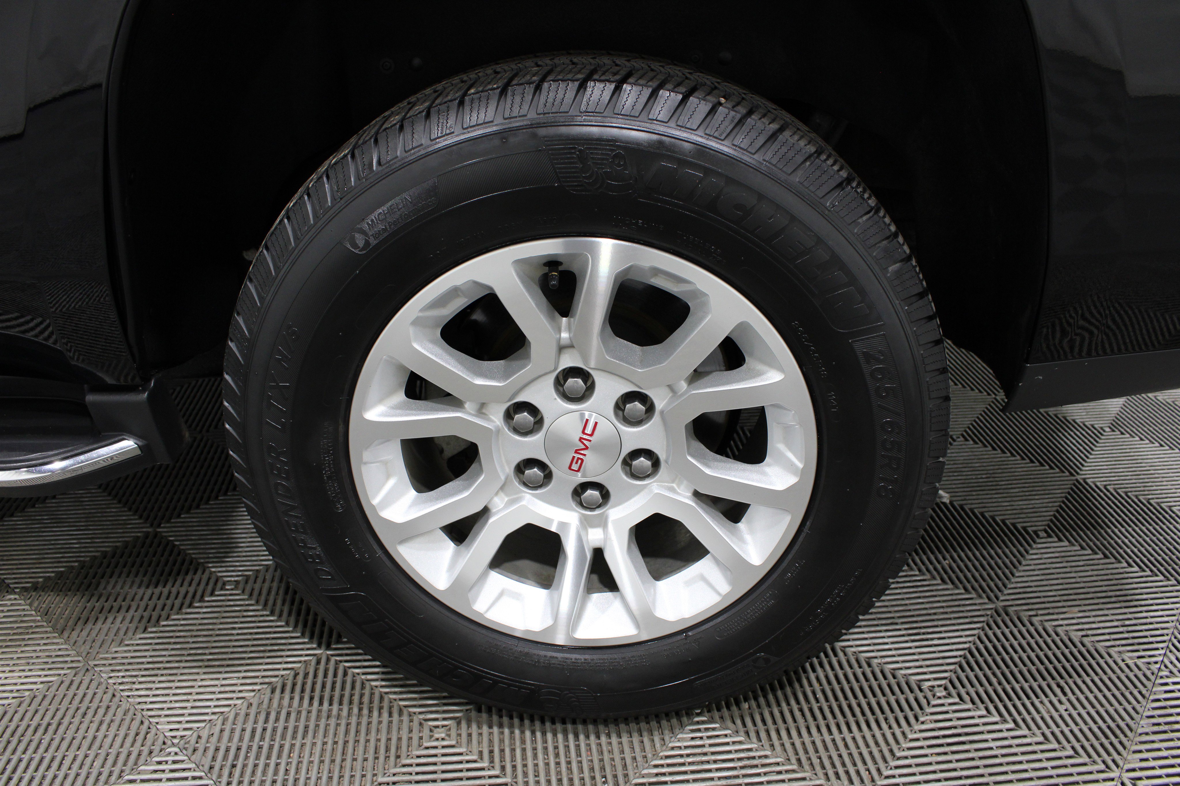 Used 2017 GMC Yukon SLT RWD image 42