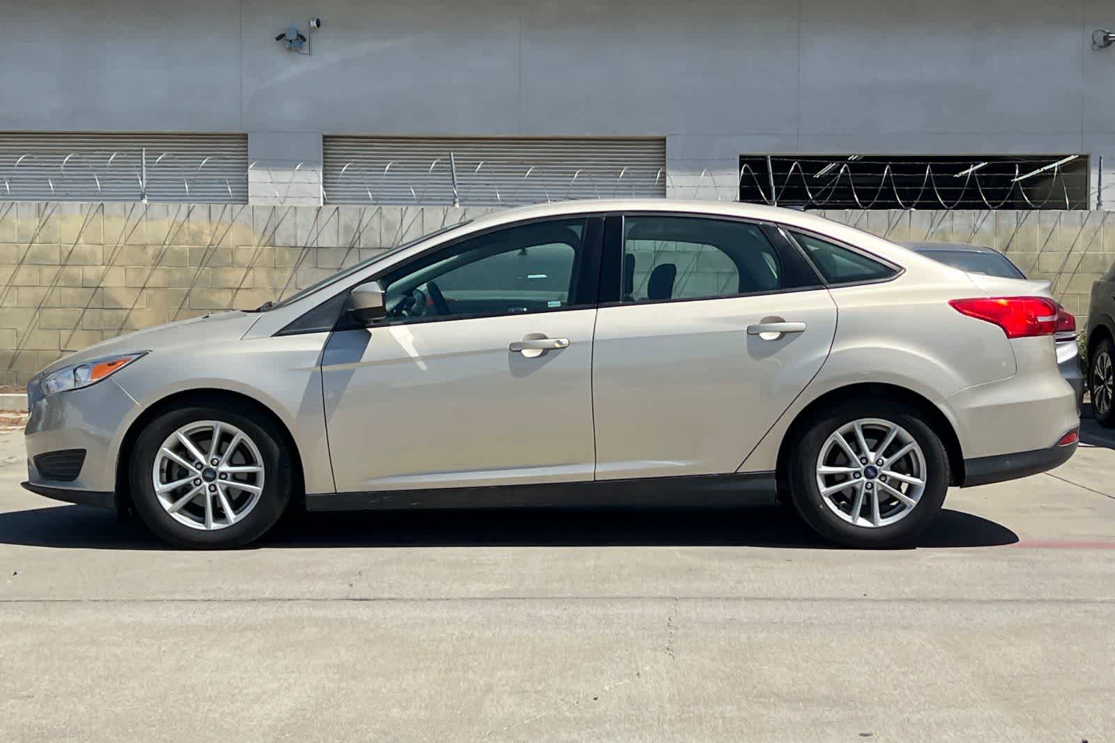 Used 2018 Ford Focus SE FWD image 6
