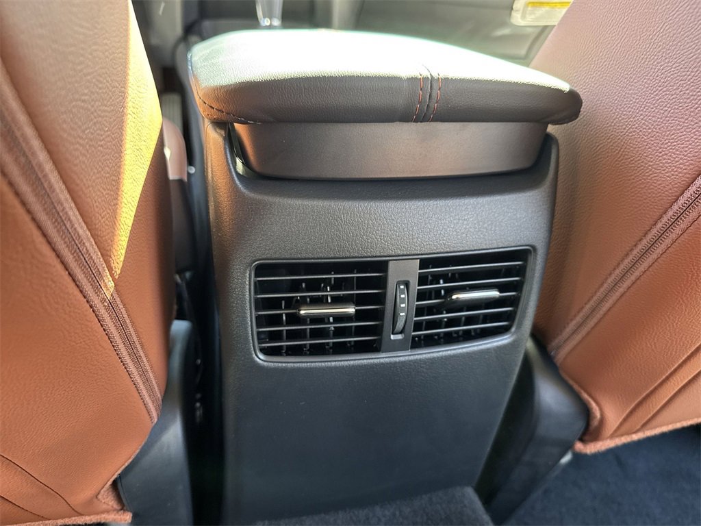 New 2024 MAZDA CX-30 Carbon image 38