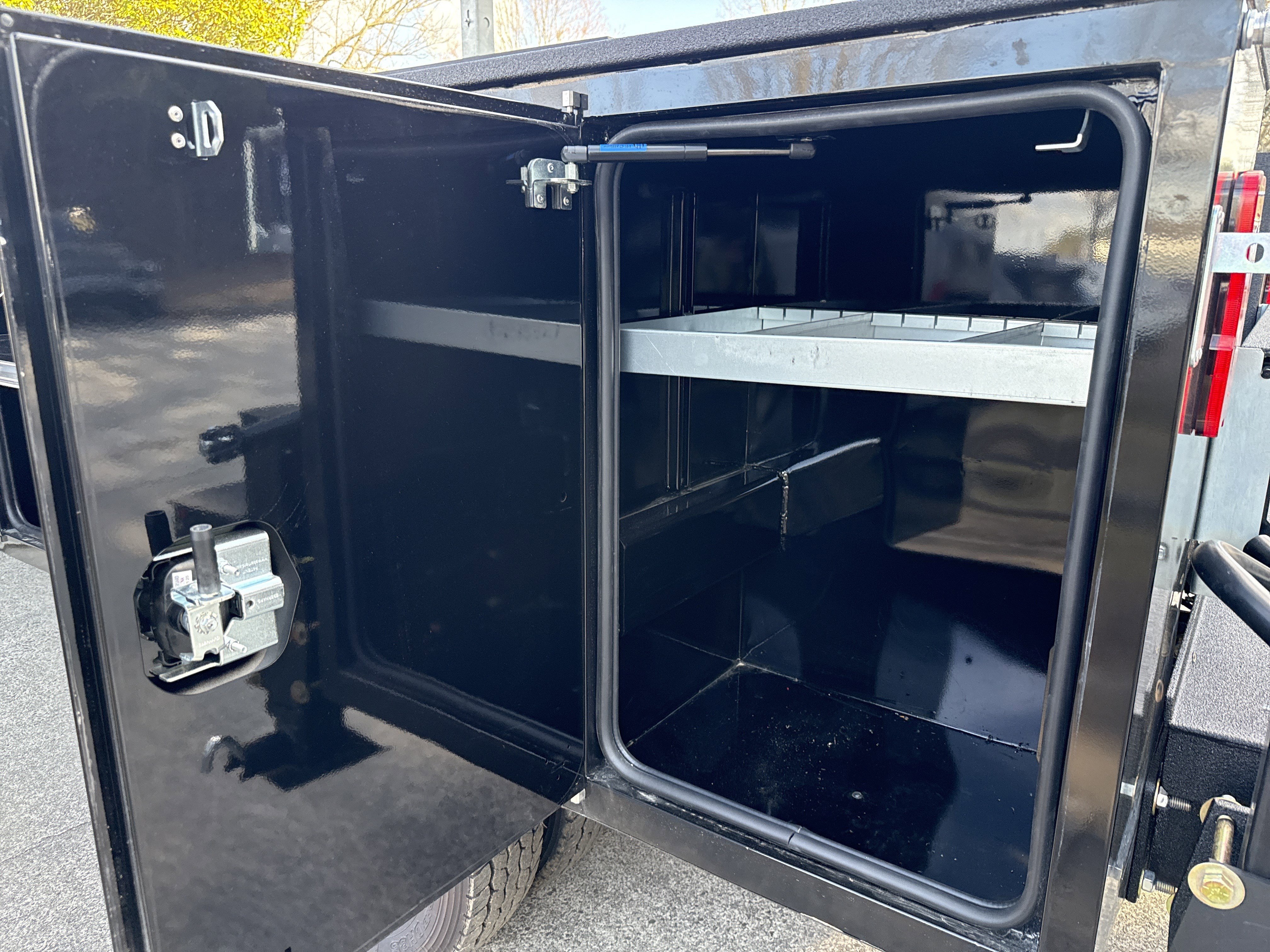 New 2024 RAM 5500 Laramie image 27