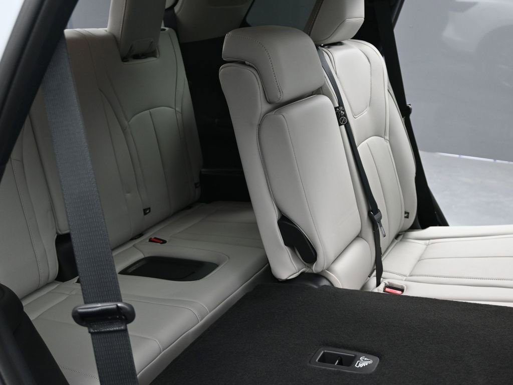 New 2026 INFINITI QX60 Luxe w/ Cargo Package image 25