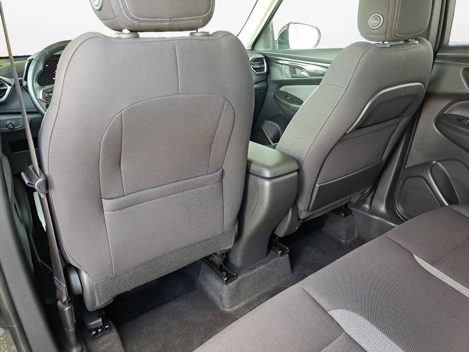 Certified 2024 Chevrolet TrailBlazer LT w/ LT Cold Weather Package FWD image 13