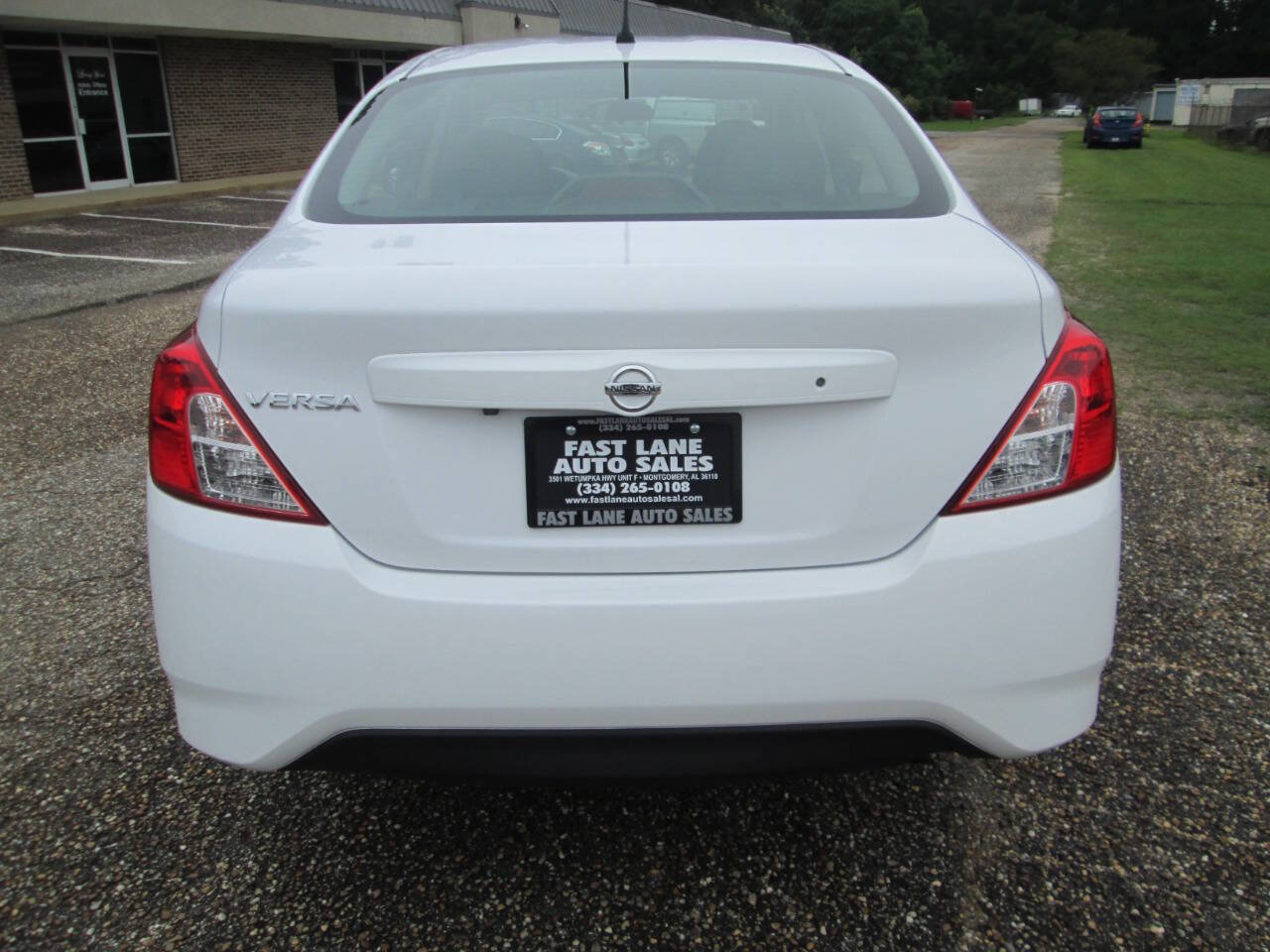 Used 2019 Nissan Versa S FWD image 28