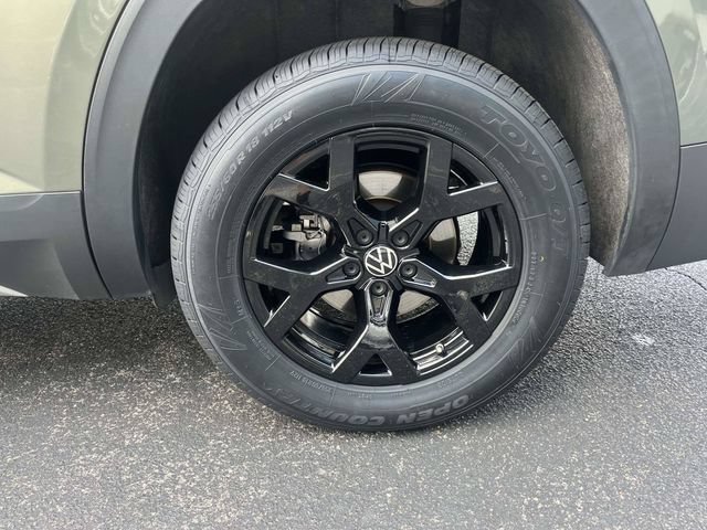 Used 2024 Volkswagen Atlas Peak Edition SE AWD/4WD image 11