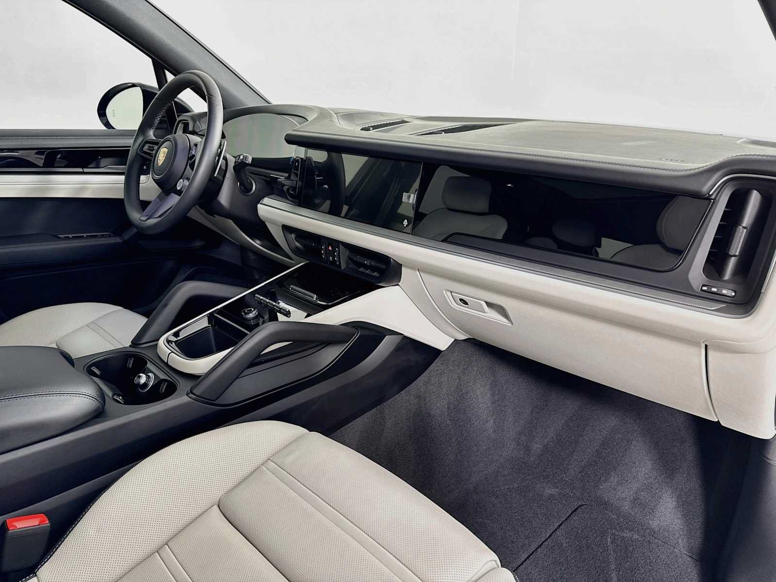 Certified 2025 Porsche Cayenne S AWD/4WD image 30