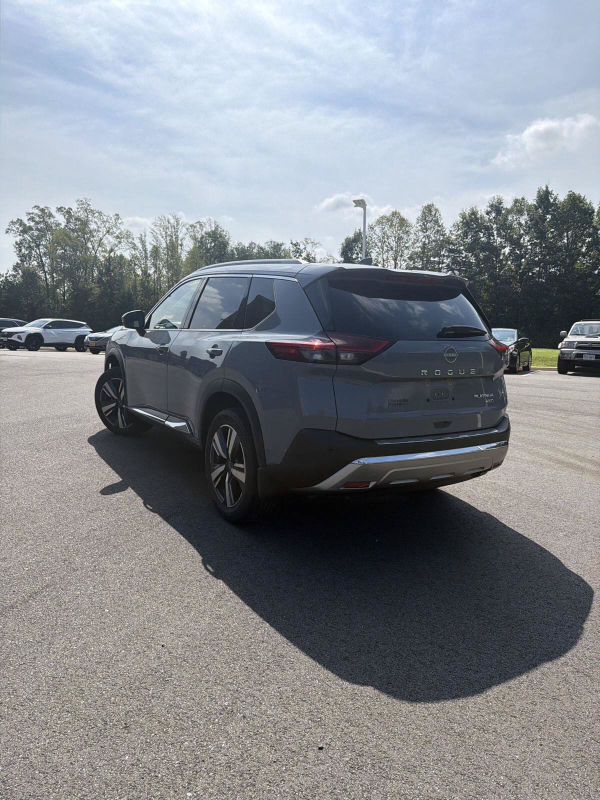 Used 2023 Nissan Rogue Platinum w/ Platinum Premium Package AWD/4WD image 3