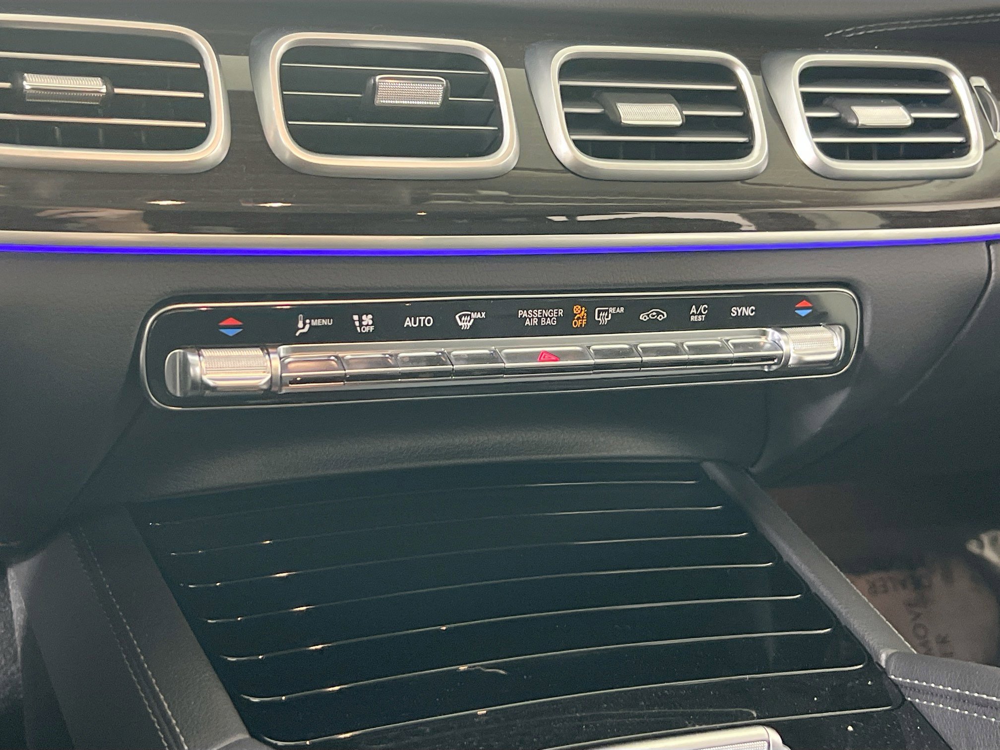 Used 2024 Mercedes-Benz GLS 450 4MATIC image 16