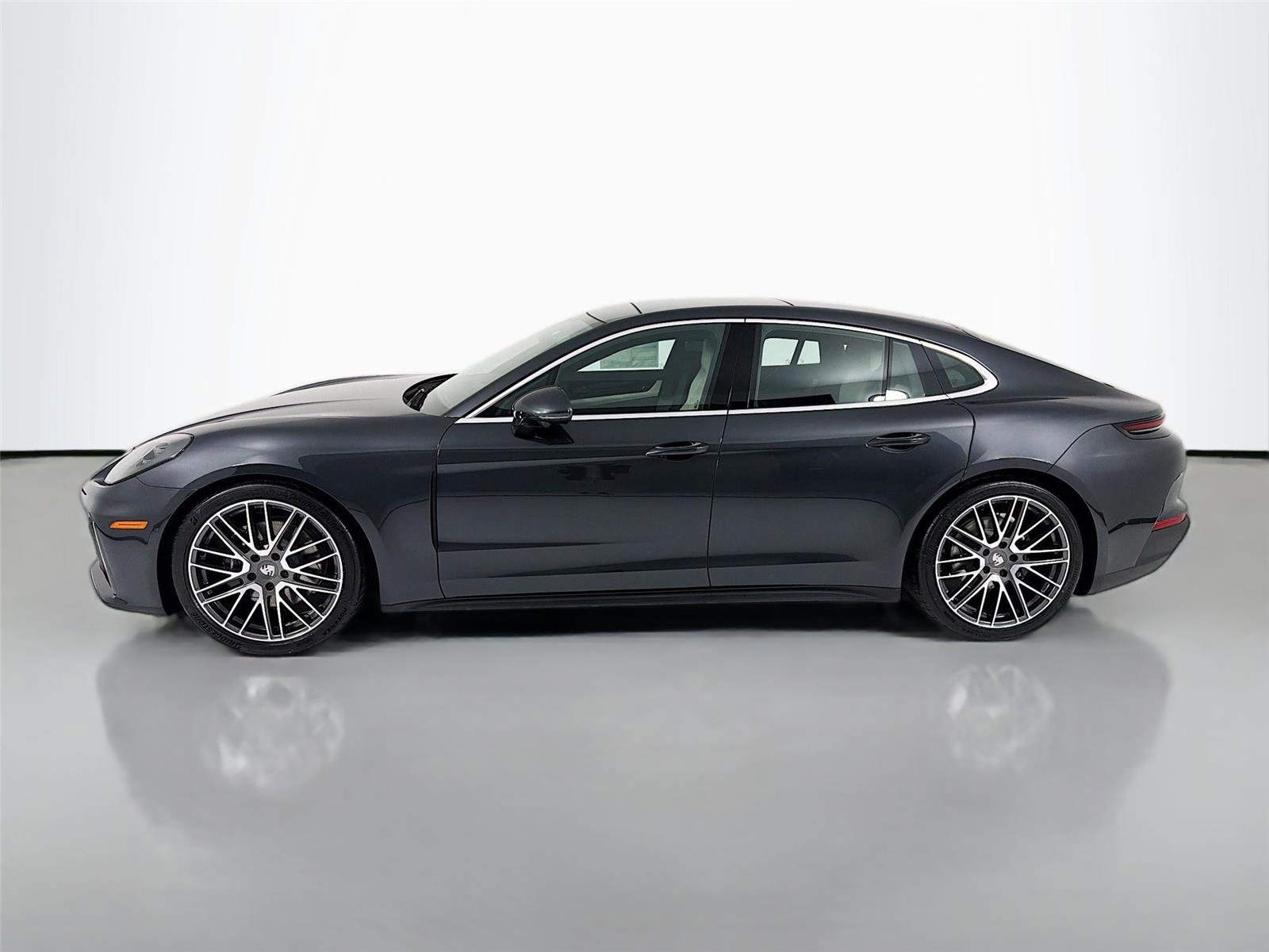 New 2026 Porsche Panamera 4 image 2