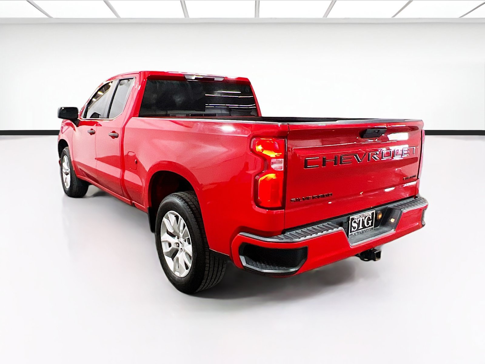 Used 2022 Chevrolet Silverado 1500 Custom w/ Safety Confidence Package RWD image 6