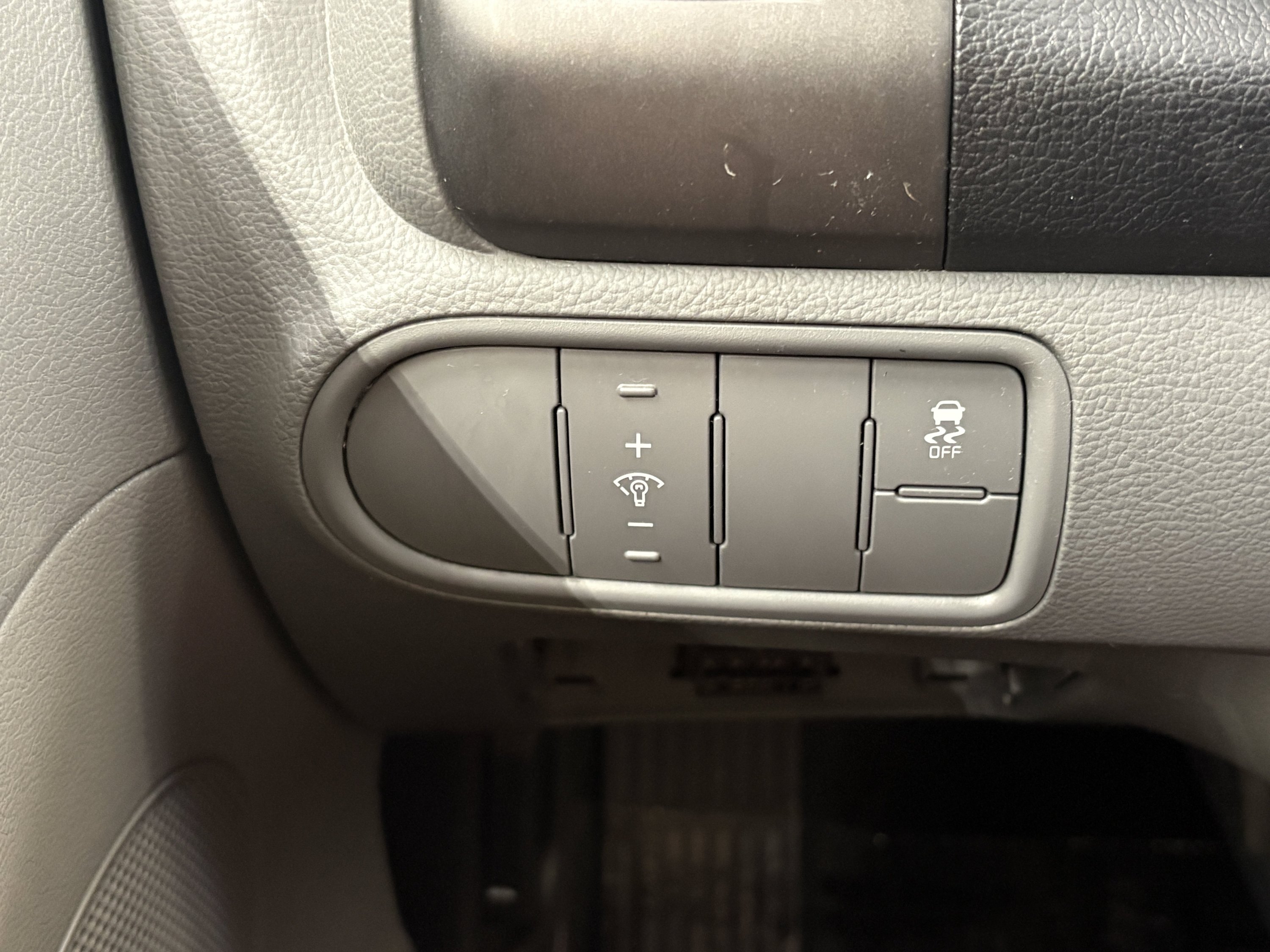 Used 2017 Kia Forte LX FWD image 15