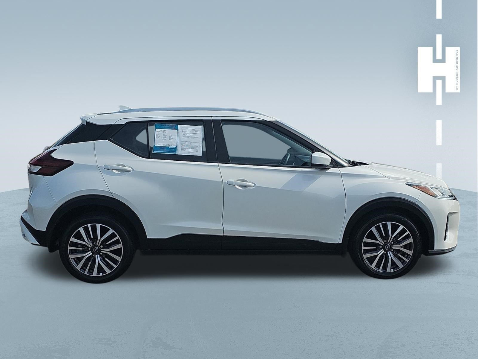 Used 2022 Nissan Kicks SV FWD image 3