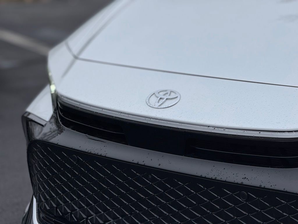 Certified 2025 Toyota Crown Limited image 7