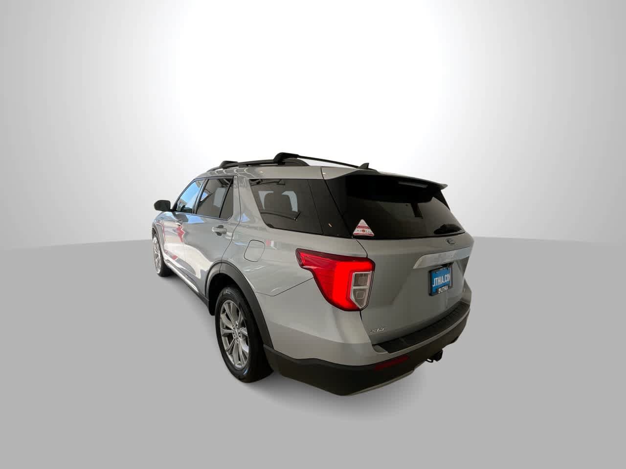 Used 2022 Ford Explorer XLT w/ Equipment Group 202A AWD/4WD image 6