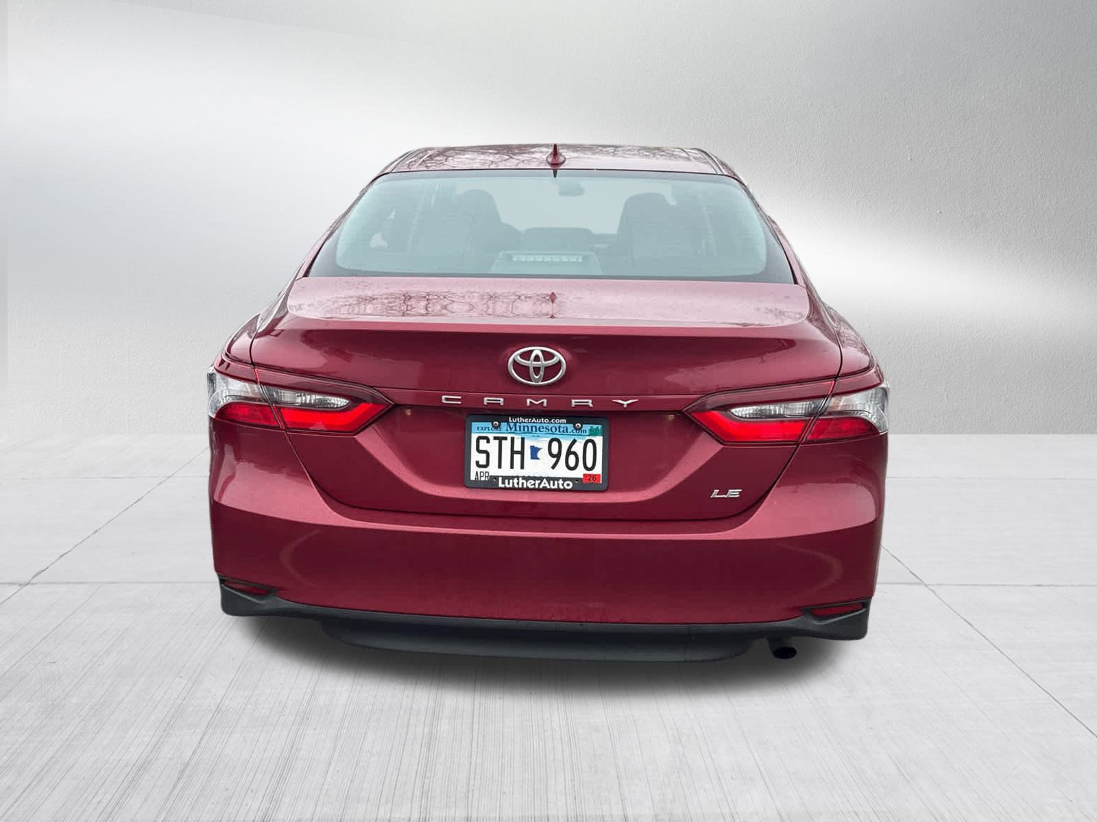 Used 2021 Toyota Camry LE image 3