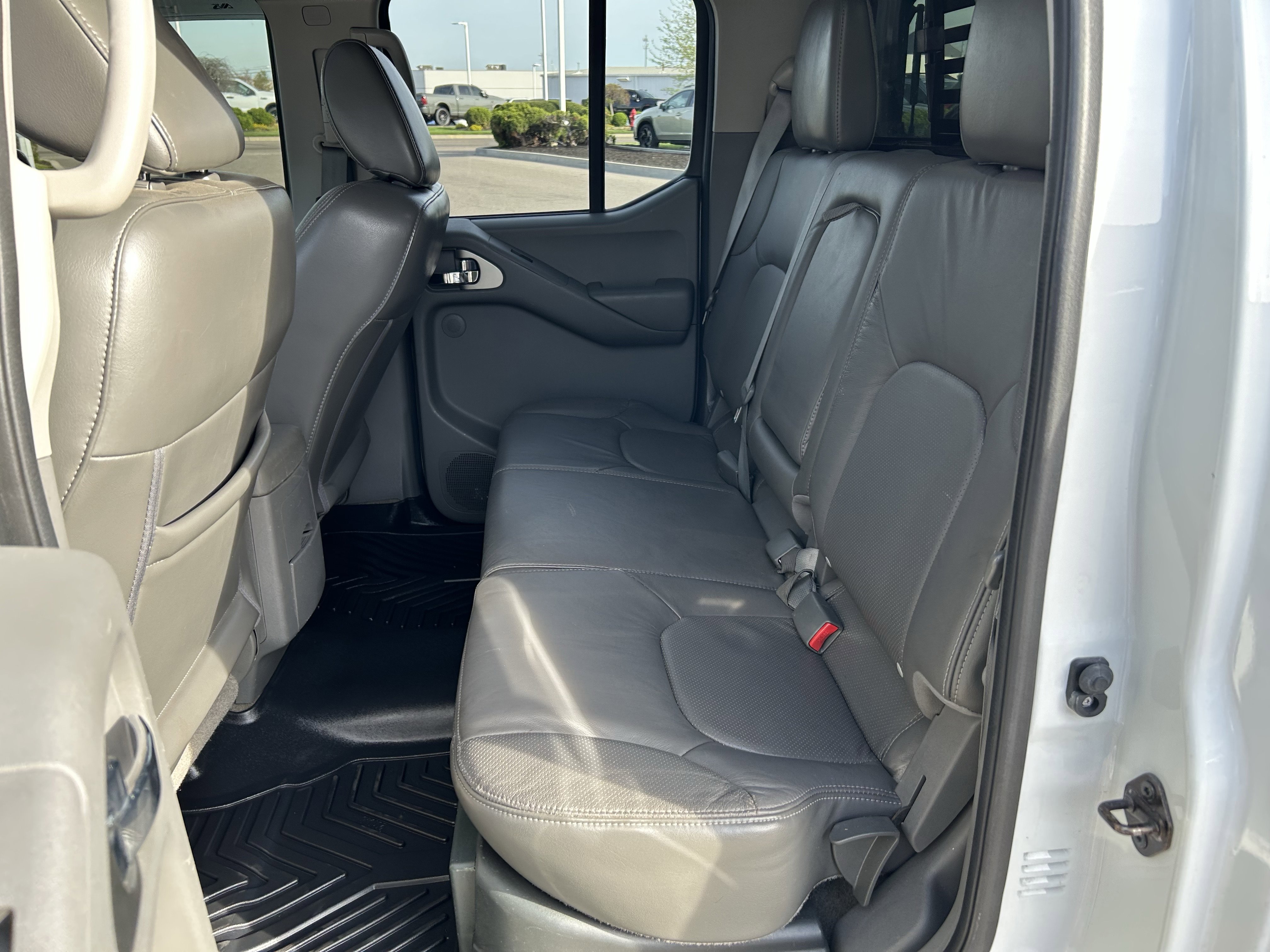 Used 2016 Nissan Frontier SL image 24