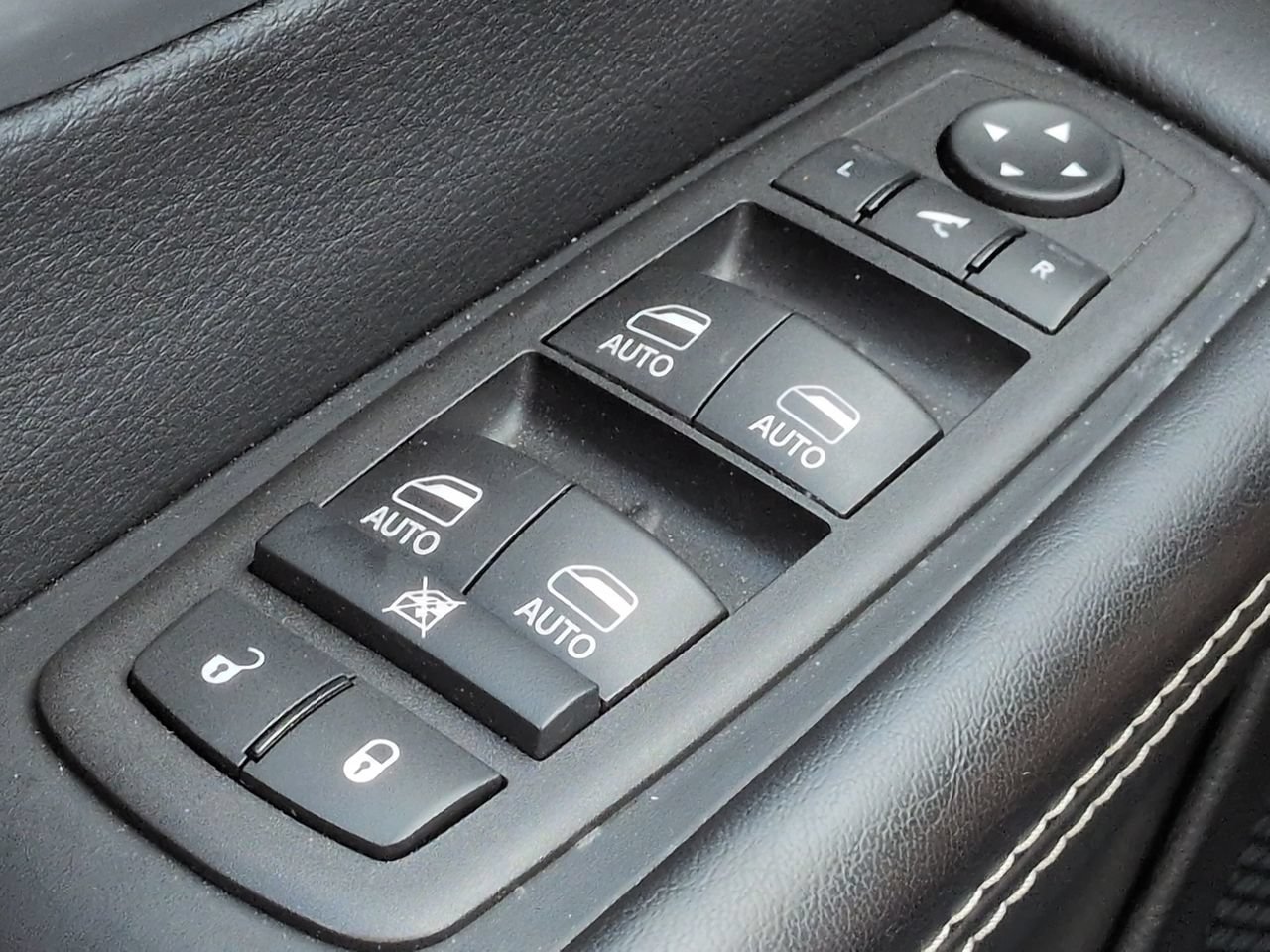 Certified 2026 Chrysler Pacifica Limited FWD image 22