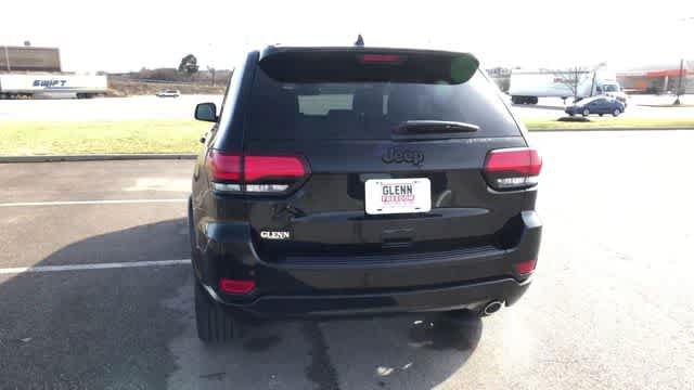 Used 2019 Jeep Grand Cherokee Altitude AWD/4WD image 7