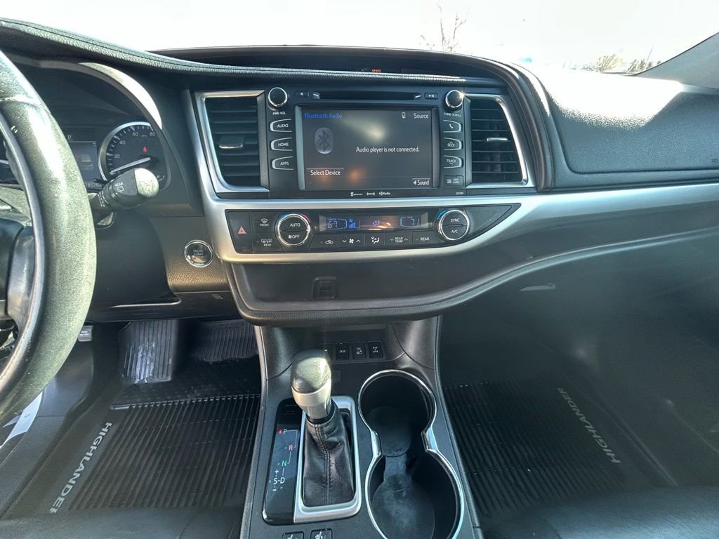Used 2019 Toyota Highlander XLE image 12
