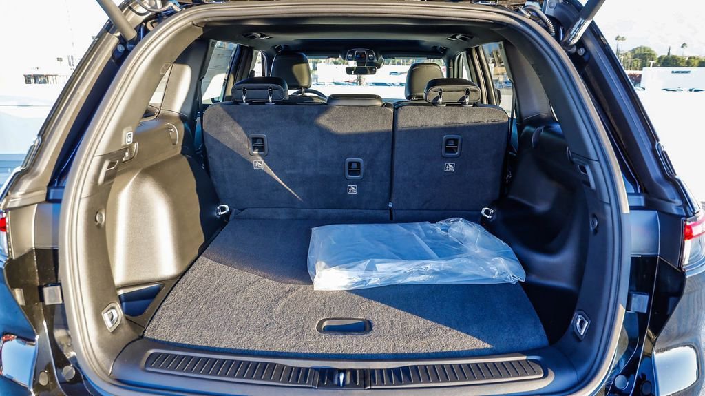 New 2025 Jeep Grand Cherokee Altitude image 27