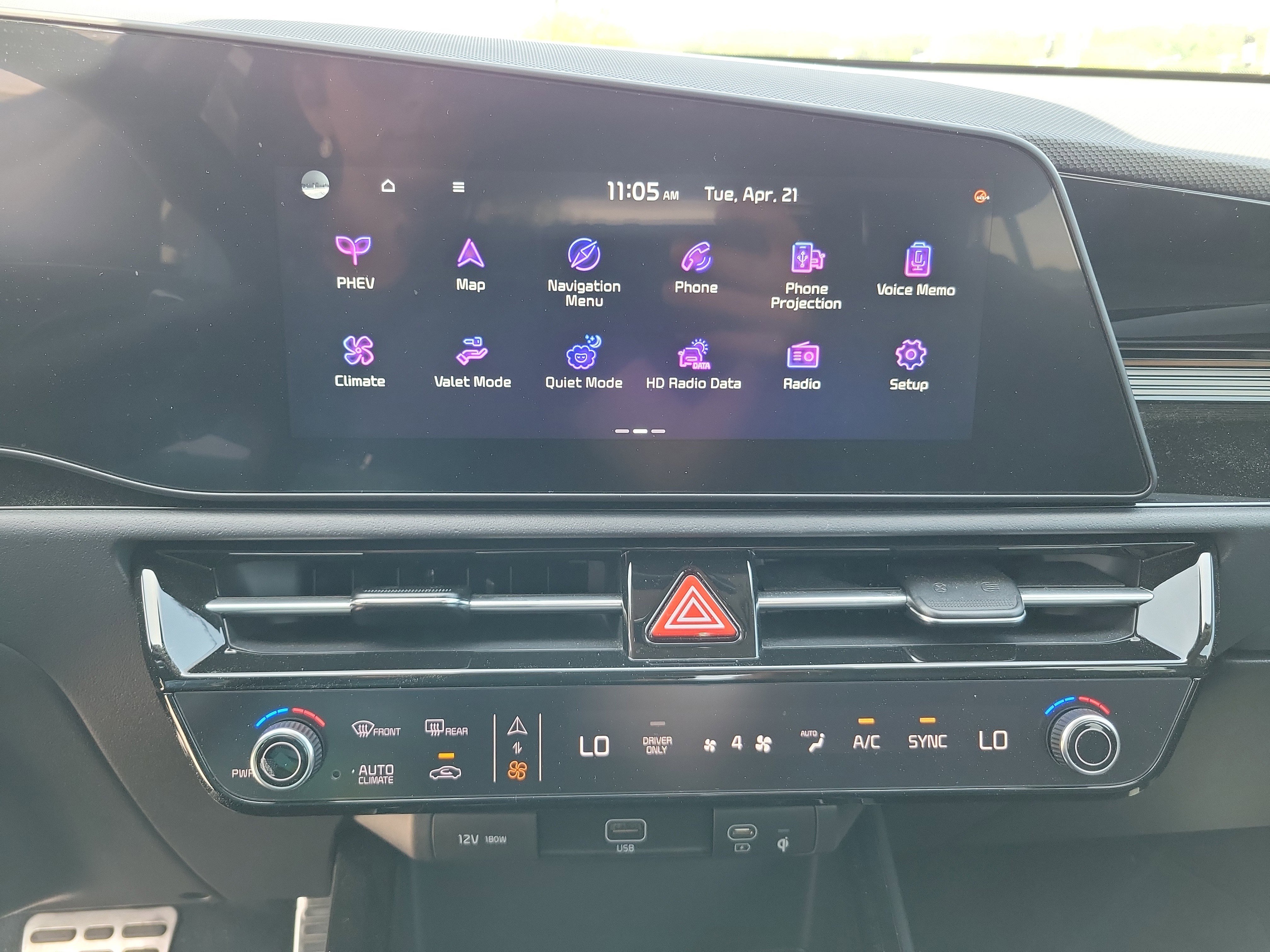 Used 2024 Kia Niro SX Touring image 9