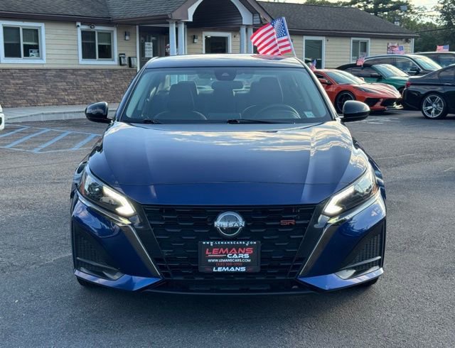 Used 2023 Nissan Altima 2.5 SR image 2