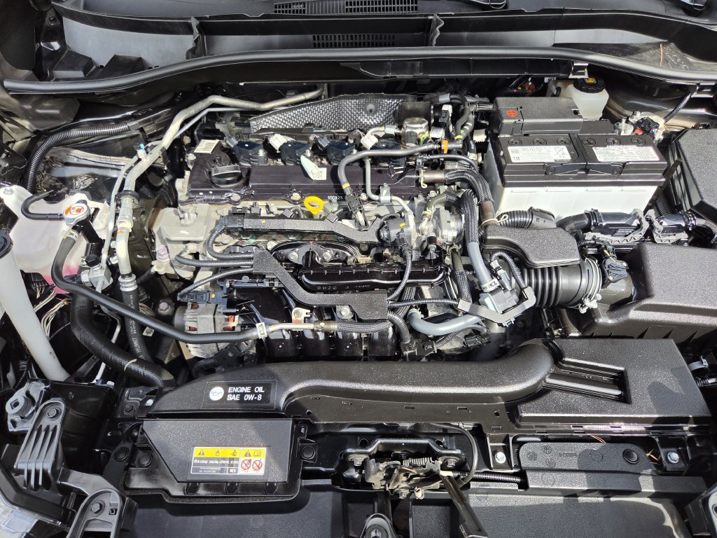 Used 2025 Toyota Corolla Cross XLE FWD image 31