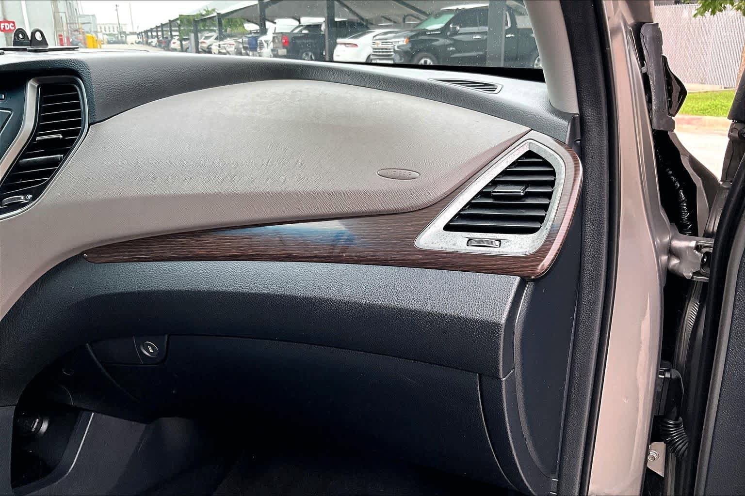 Used 2017 Hyundai Santa Fe Sport FWD image 18