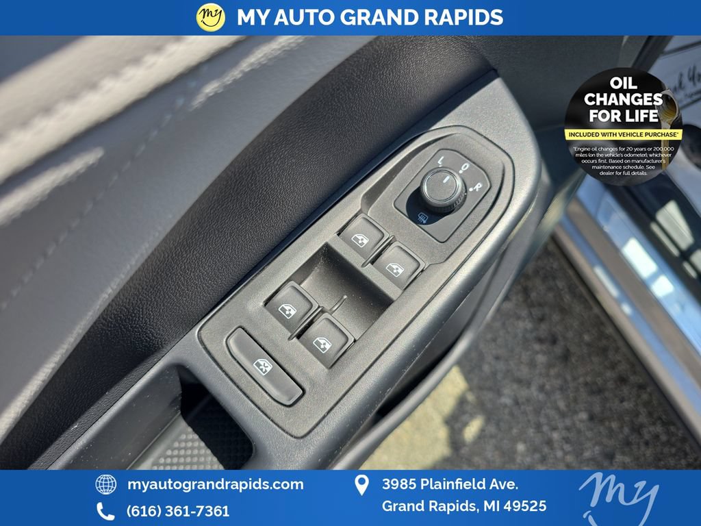 Used 2025 Volkswagen Taos SEL w/ Black Wheel Plus Package AWD/4WD image 11