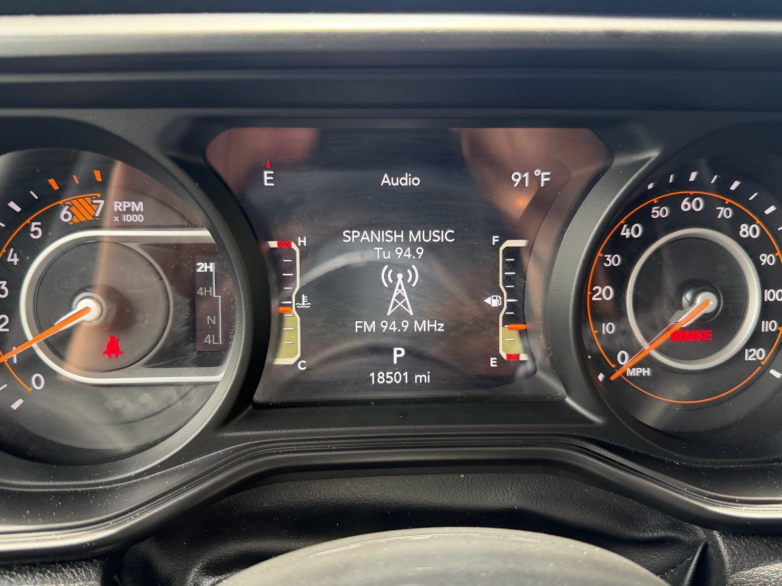 Used 2025 Jeep Wrangler Unlimited Sahara AWD/4WD image 21
