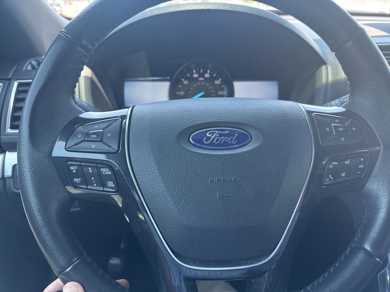 Used 2019 Ford Explorer Limited w/ Ford Safe & Smart Package AWD/4WD image 10