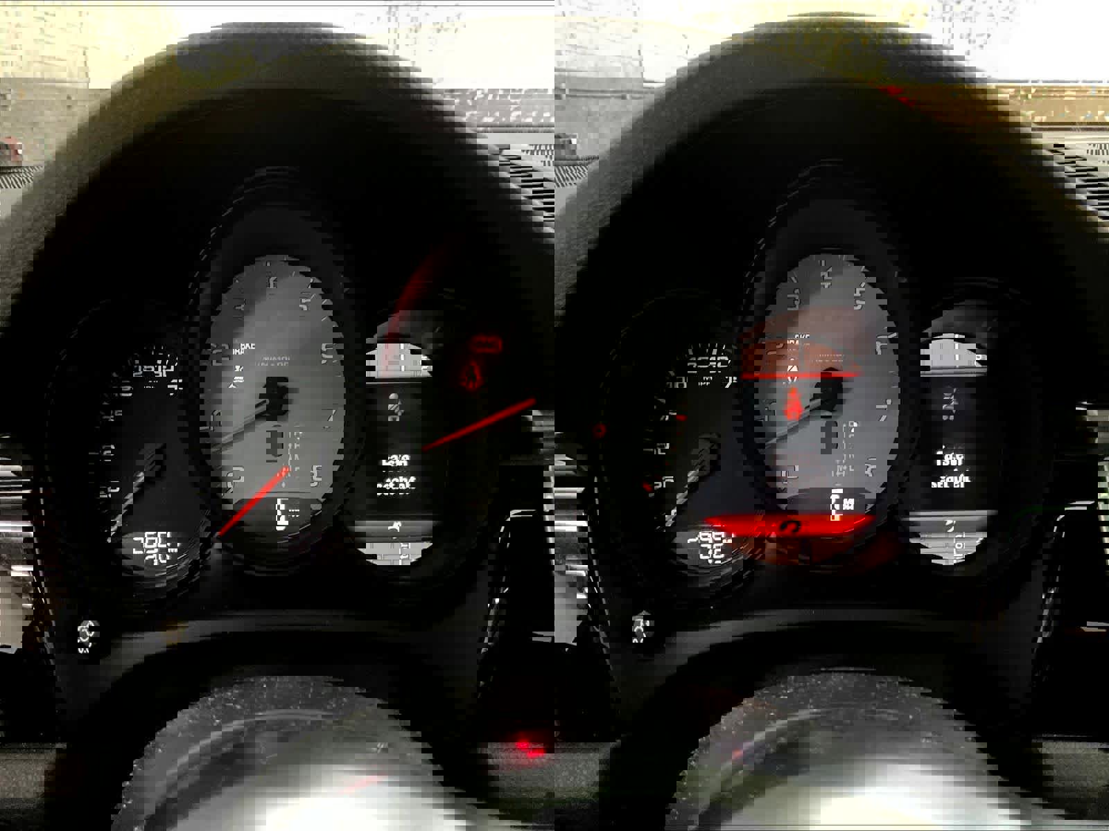 Used 2016 Porsche Macan S image 21